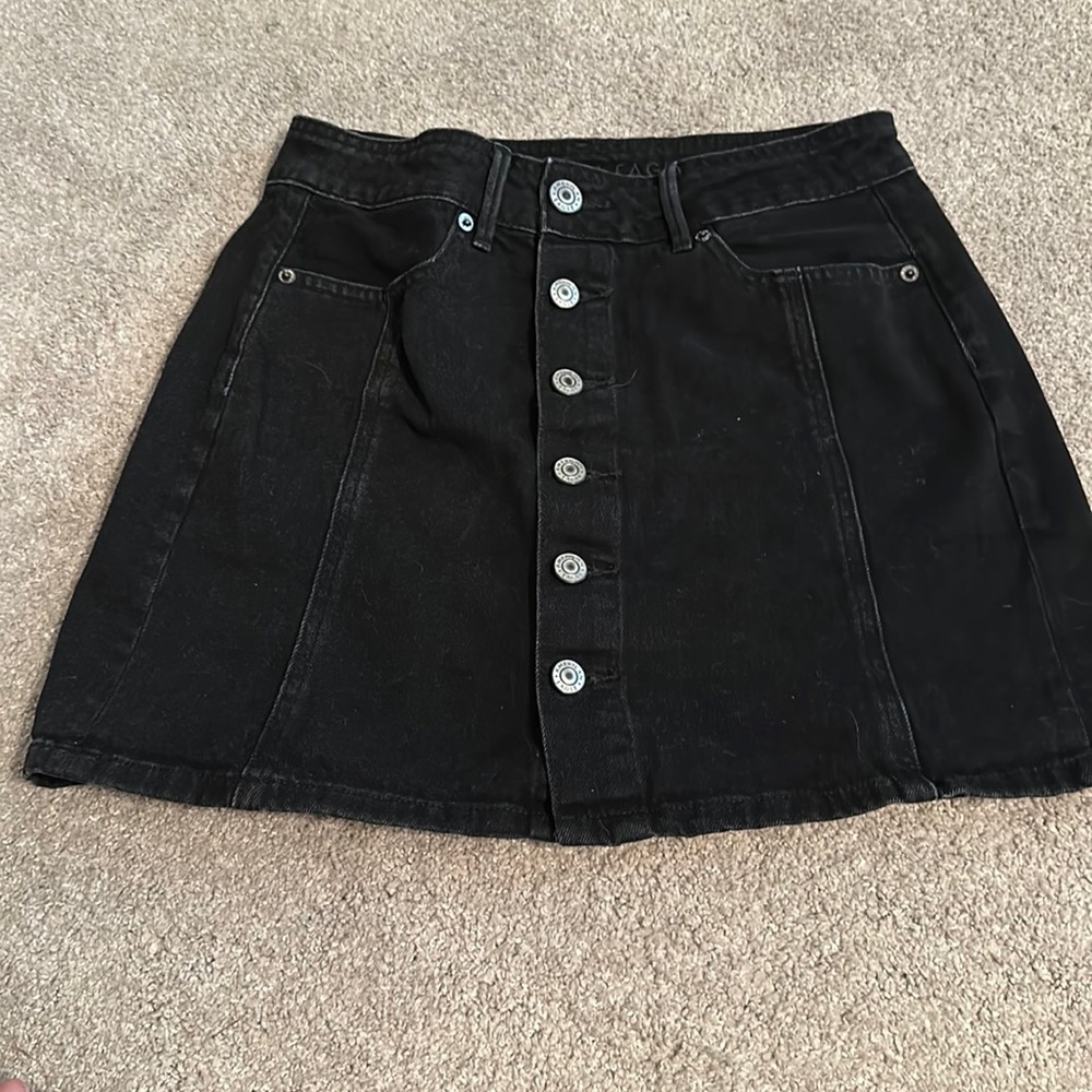 American eagle size 2 black button down skirt